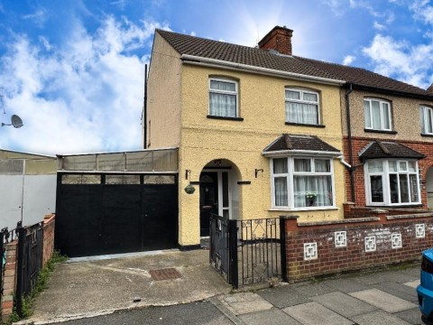 View Full Details for Westfield Road, Bedford